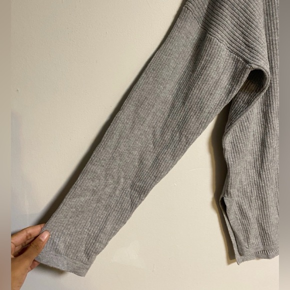 ELLE Ribbed V-Neck Sweater – Grey – XL - Picture 4 of 10